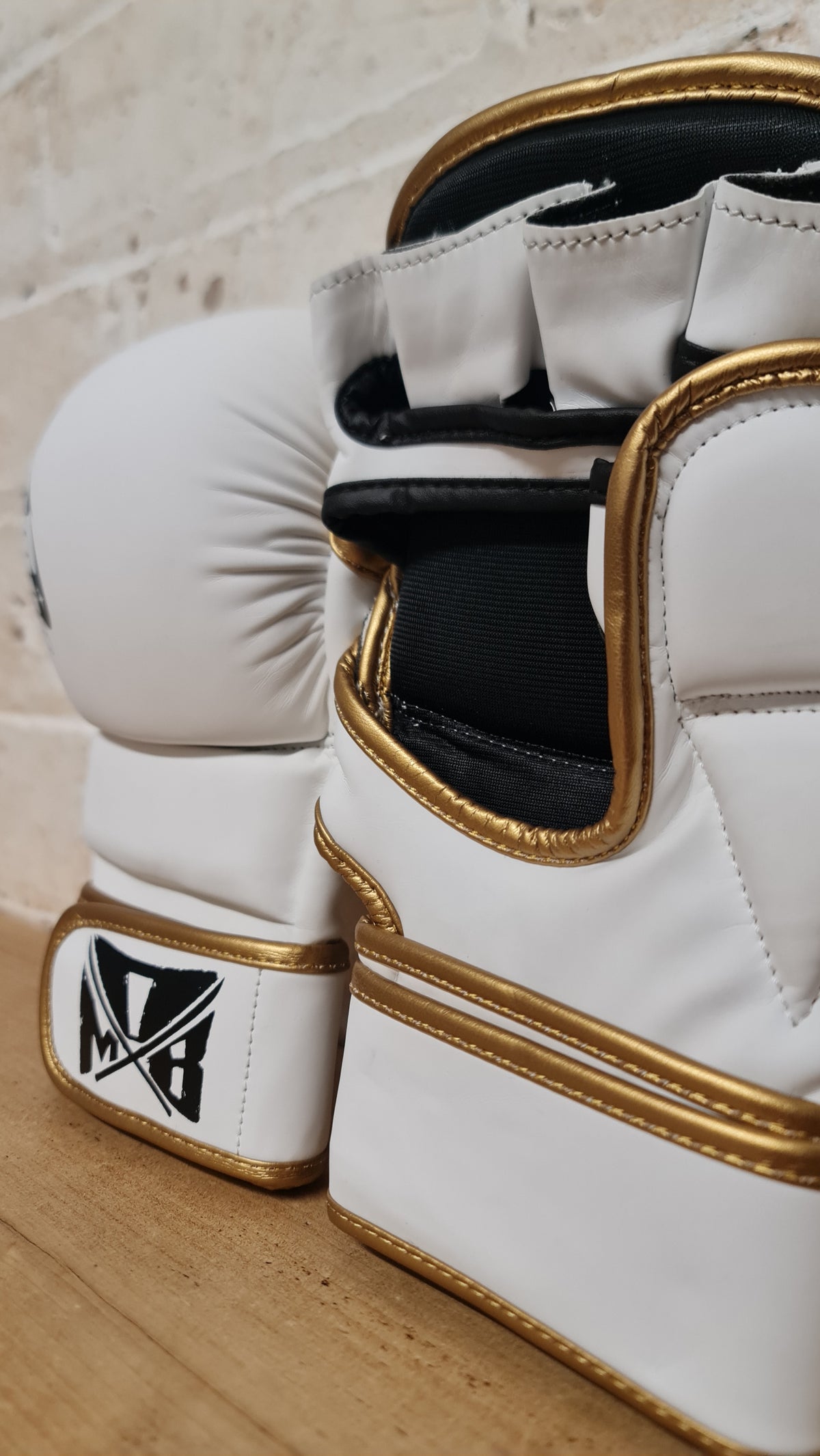 CMX MMA Gloves - White