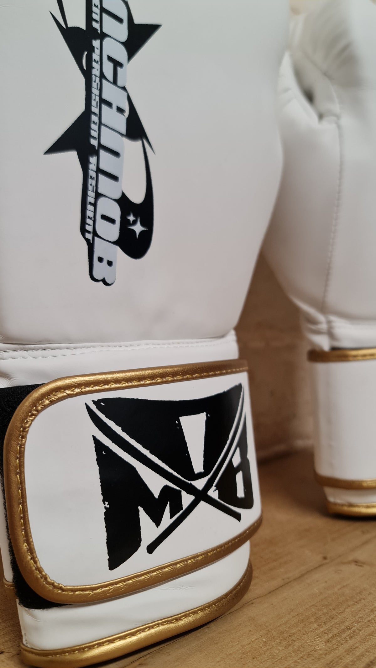 CMX boxing gloves - White