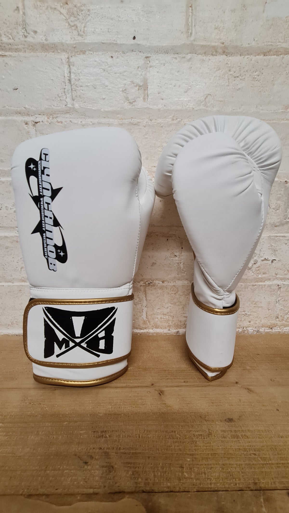 CMX boxing gloves - White