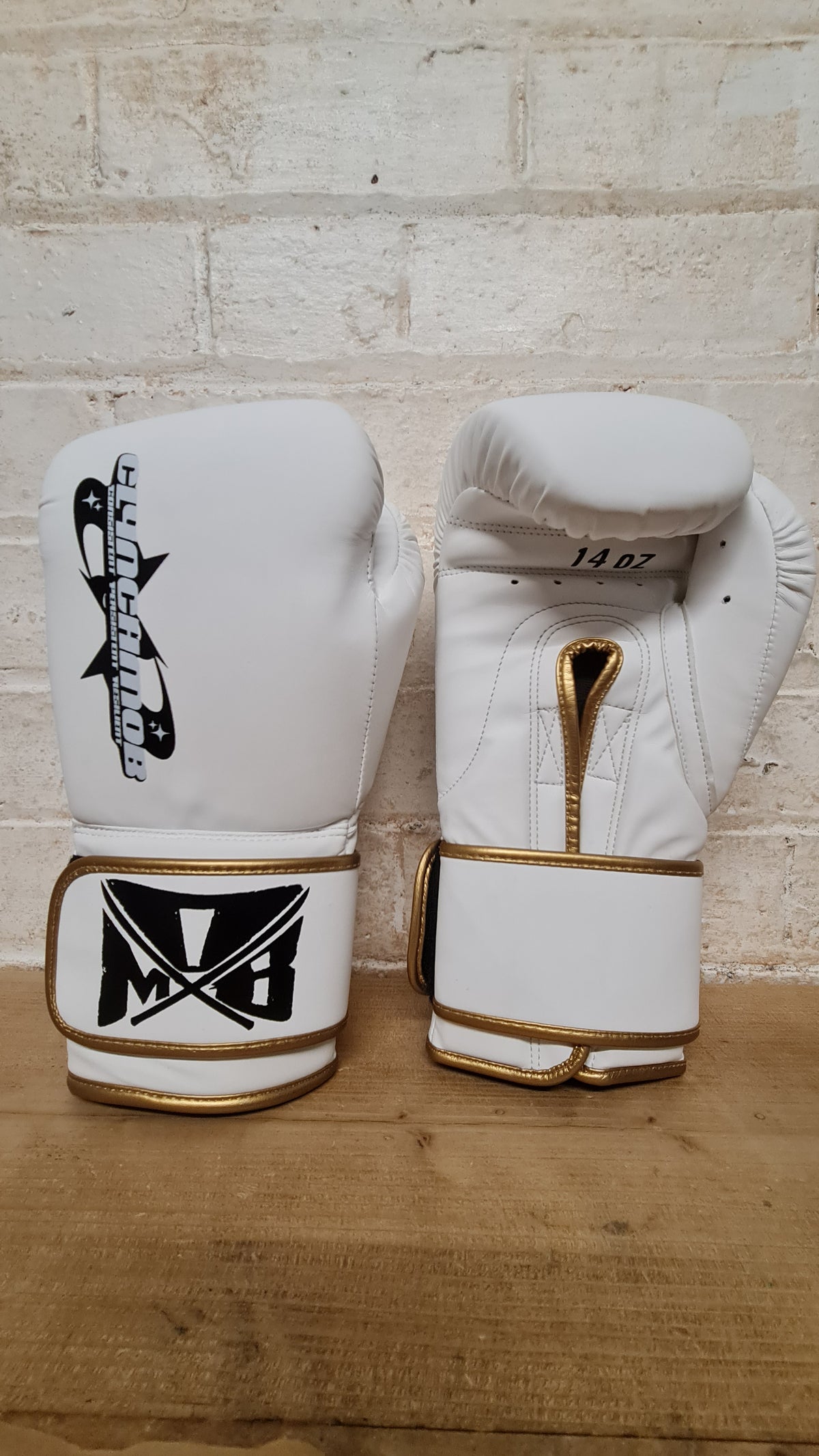 CMX boxing gloves - White