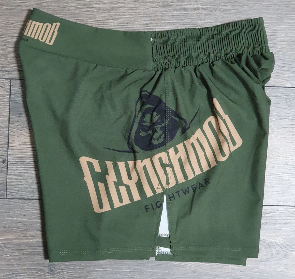 MOB Hybrid shorts Khaki green